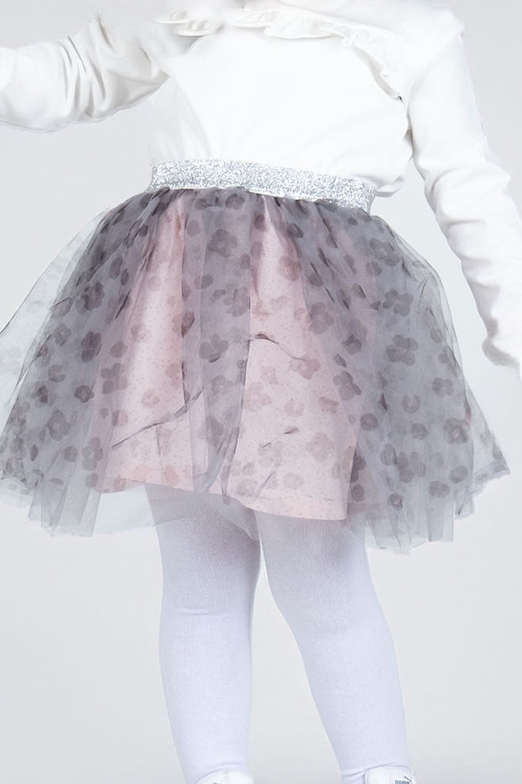 Zarif Kız Çocuk Bluzu – Fırfır Detaylı Tasarım