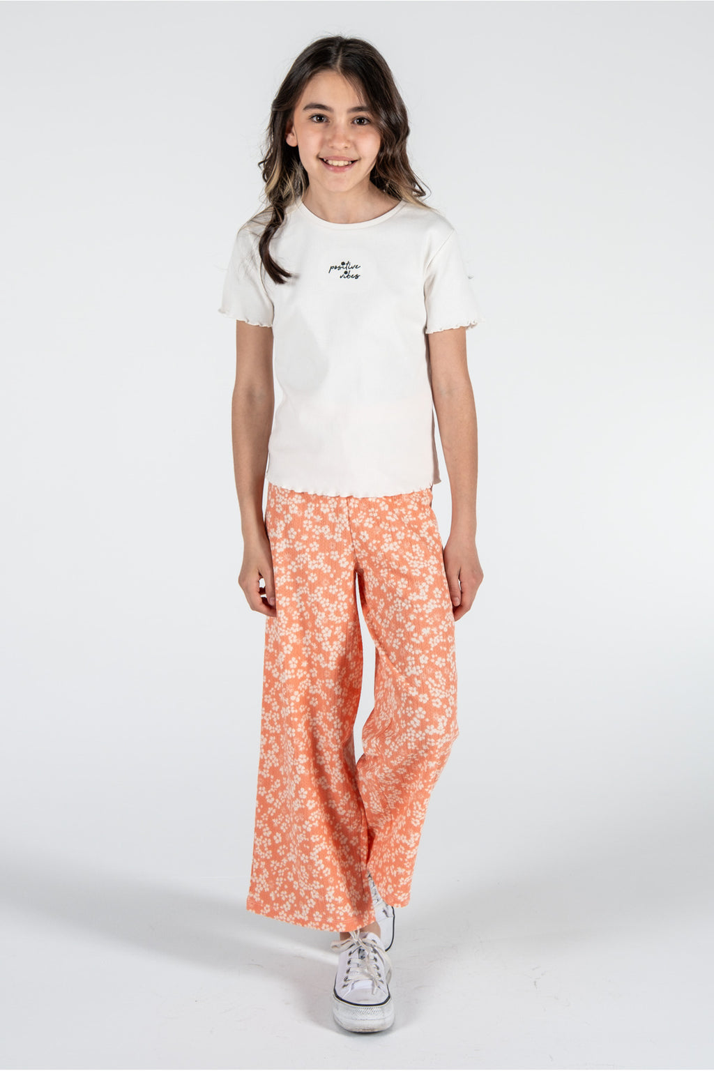 Kız Çocuk Beyaz Tişört Ve Çiçek Desenli Pembe Pantolon Takımı / Farklı Renk Seçenekleriyle - Turuncu