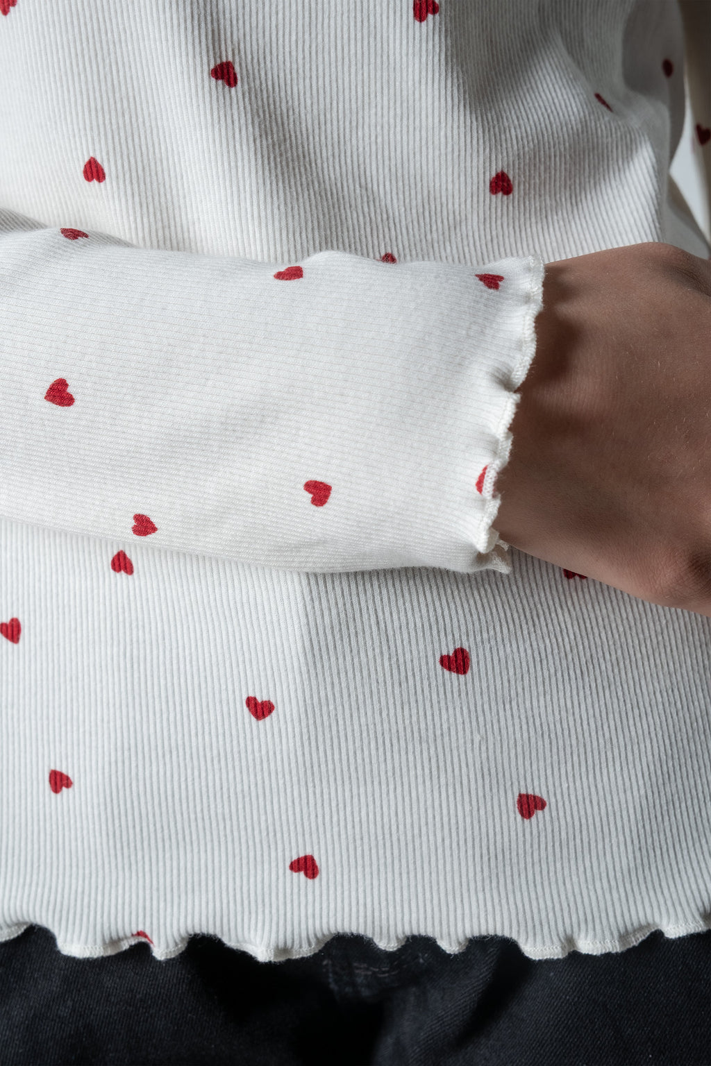 Kız Çocuk Uzun Kollu Fitilli Bluz / Rahat Ve Şık Tasarım / Farklı Renk Seçenekleriyle - Beyaz - Kırmızı Kalp Baskılı