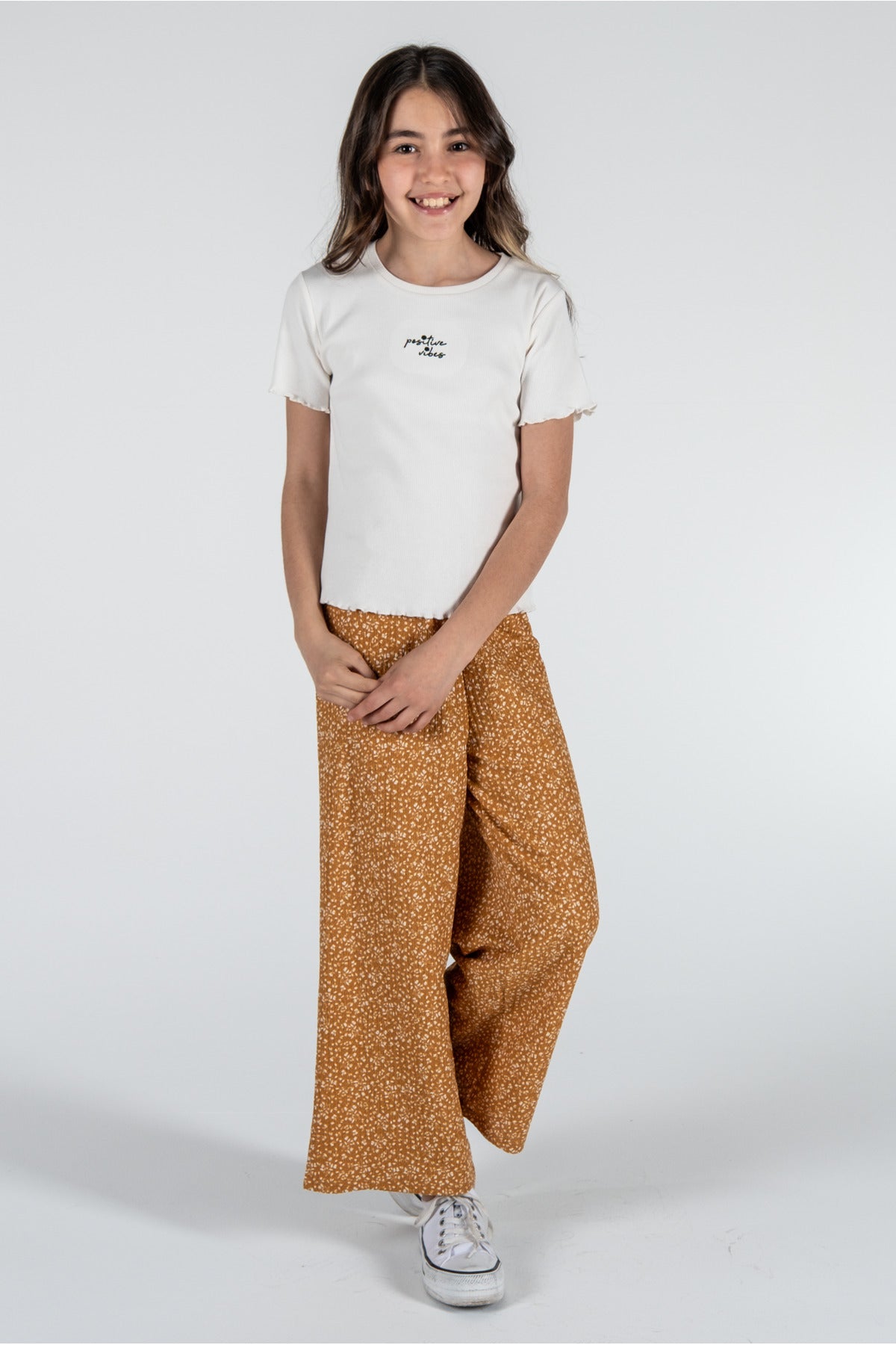 Kız Çocuk Beyaz Tişört Ve Çiçek Desenli Pembe Pantolon Takımı / Farklı Renk Seçenekleriyle - Hardal