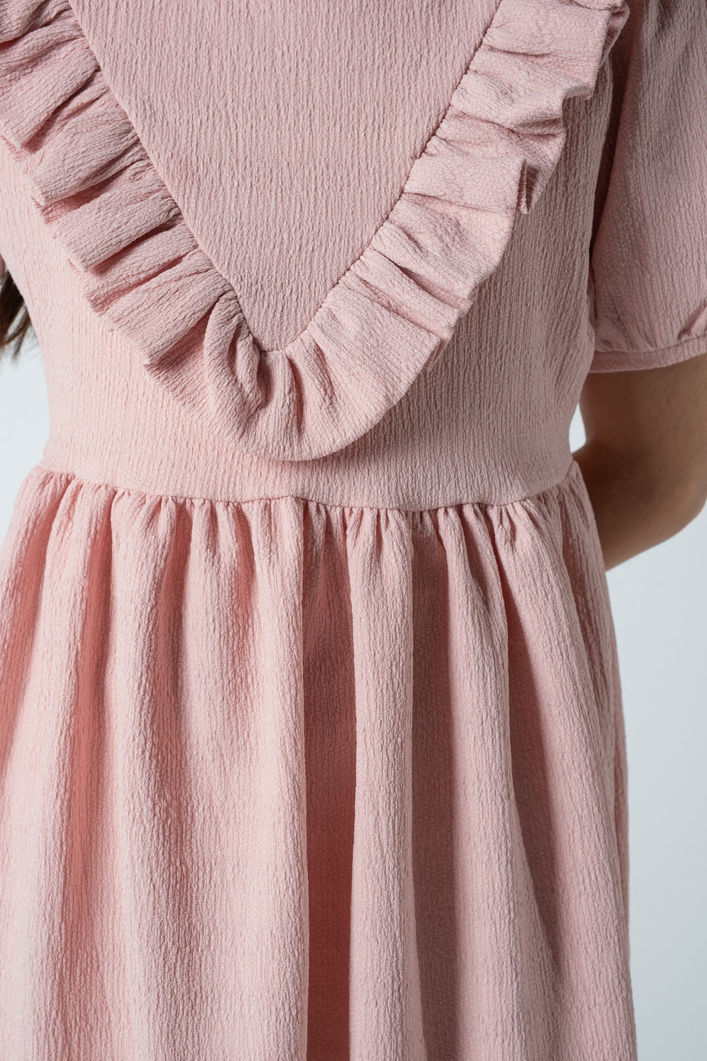 Fırfır Detaylı Bürümcük Kumaş Kız Çocuk Kısakol Elbise / Farklı Renk Seçenekleriyle - Pudra