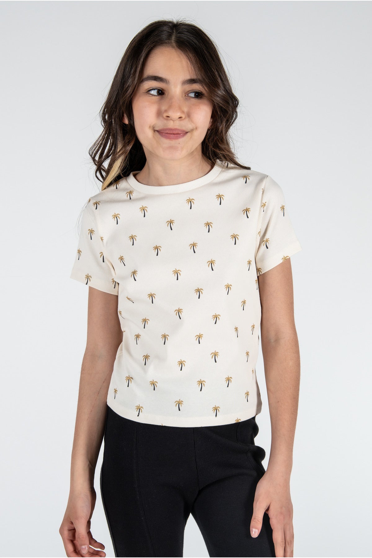Krem Pamuklu Bisiklet Yaka Fitilli Kız Çocuk Tişört - Palmiye Desenli - Krem