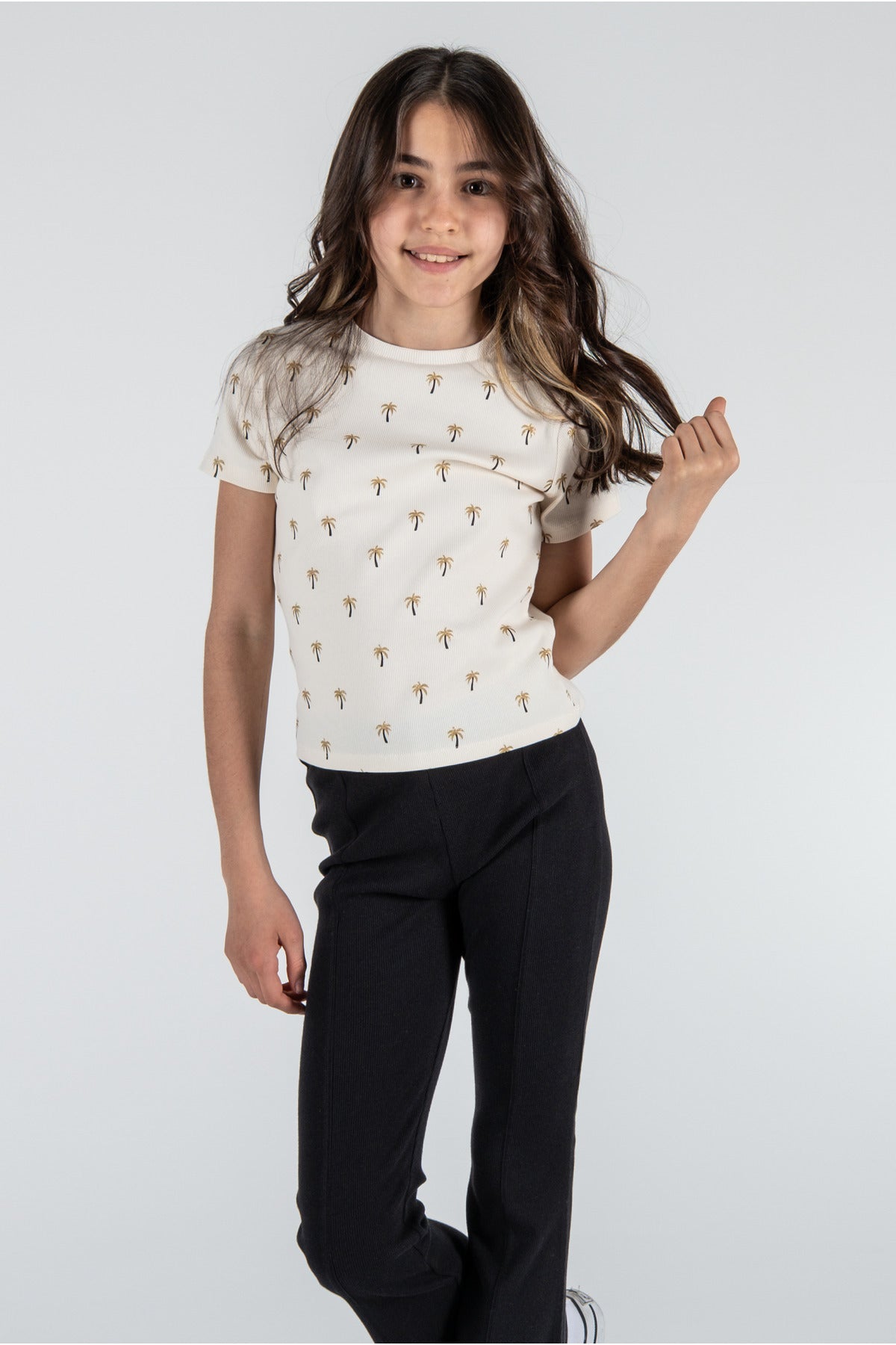 Krem Pamuklu Bisiklet Yaka Fitilli Kız Çocuk Tişört - Palmiye Desenli - Krem