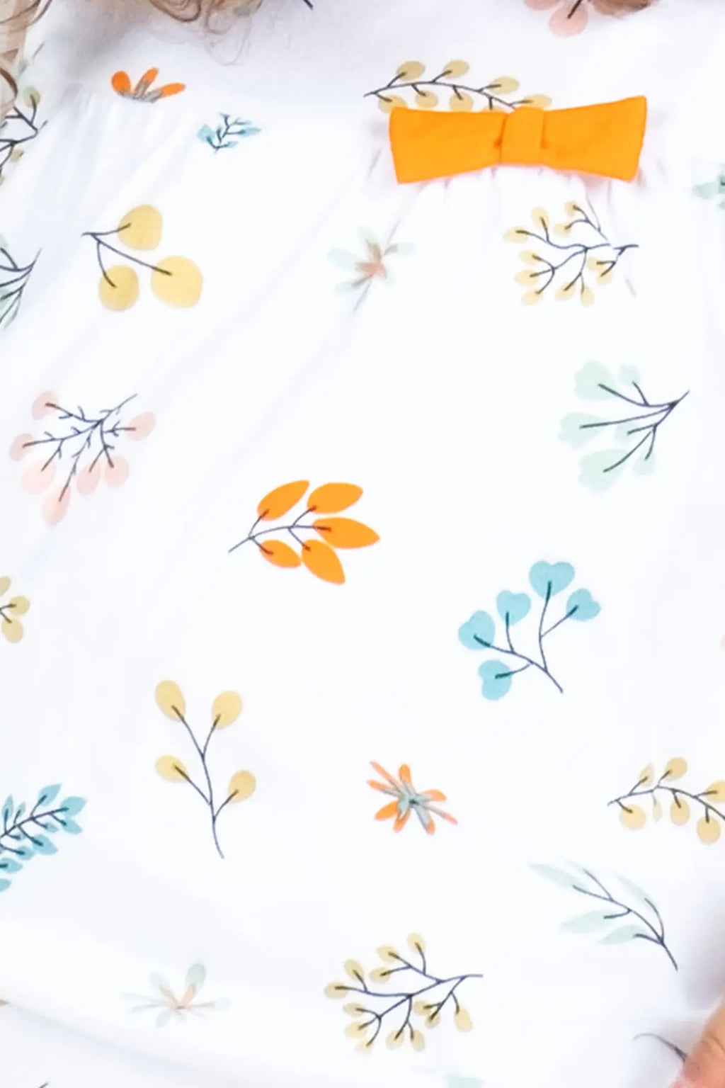 Kız Bebek Çiçek Desenli Kolsuz Yazlık Elbise – Beyaz Renkli