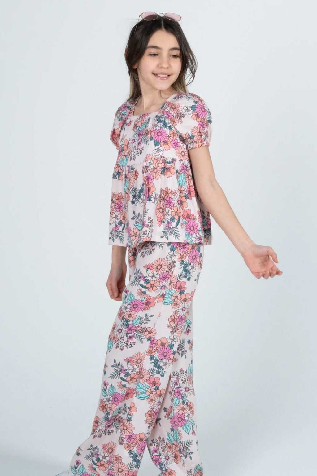 Kız Çocuk %100 Viskon Çiçek Desenli Alt Üst Takım – Yazlık & Hafif (2 Model: Pantolon / Şort)