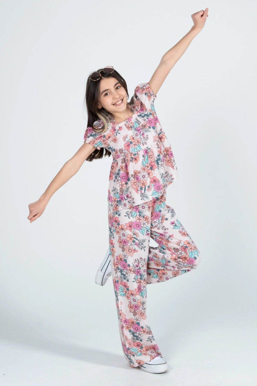 Kız Çocuk %100 Viskon Çiçek Desenli Alt Üst Takım – Yazlık & Hafif (2 Model: Pantolon / Şort)