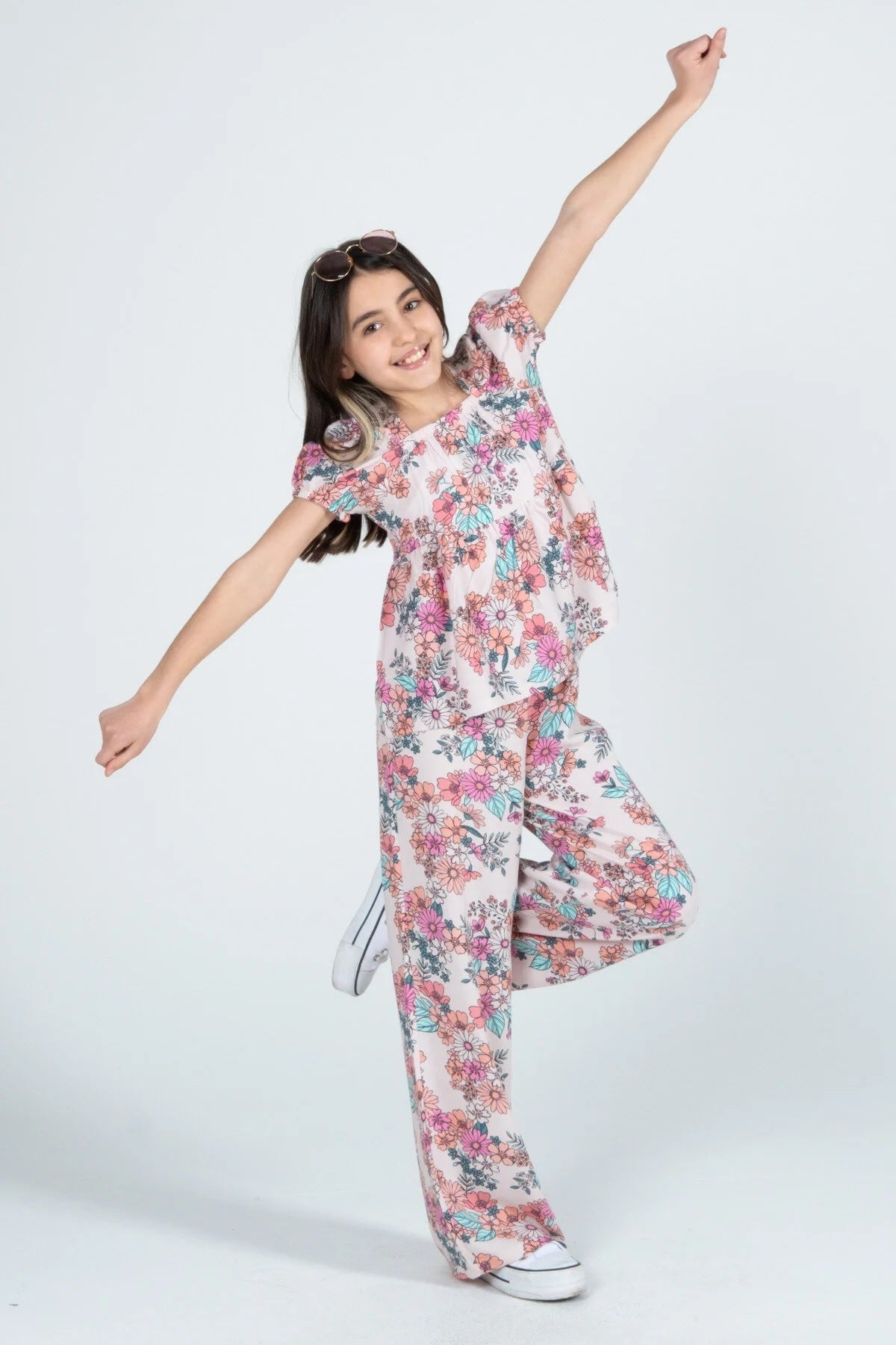 Kız Çocuk %100 Viskon Çiçek Desenli Alt Üst Takım – Yazlık & Hafif (2 Model: Pantolon / Şort)