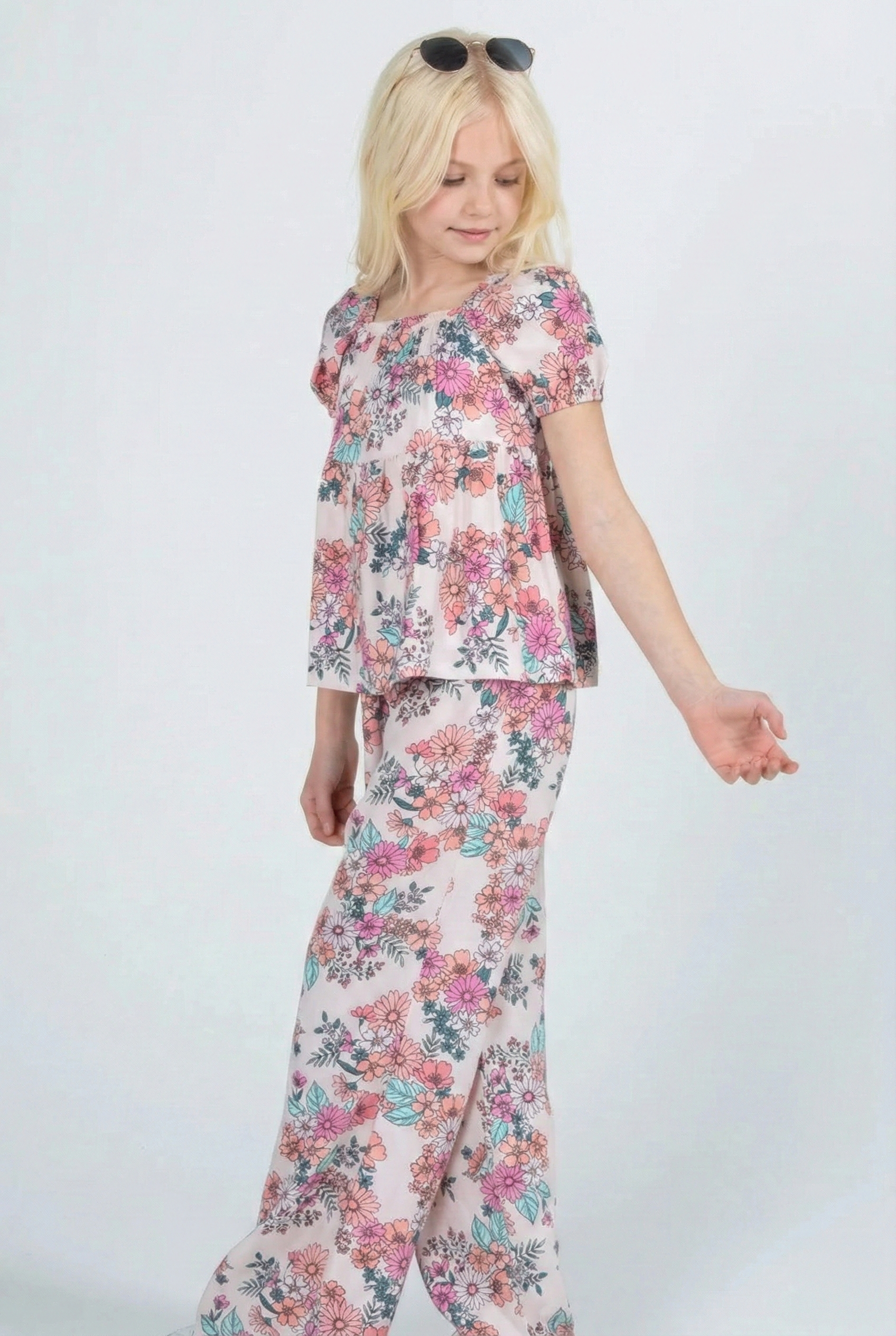 Kız Çocuk %100 Viskon Çiçek Desenli Alt Üst Takım – Yazlık & Hafif (2 Model: Pantolon / Şort)