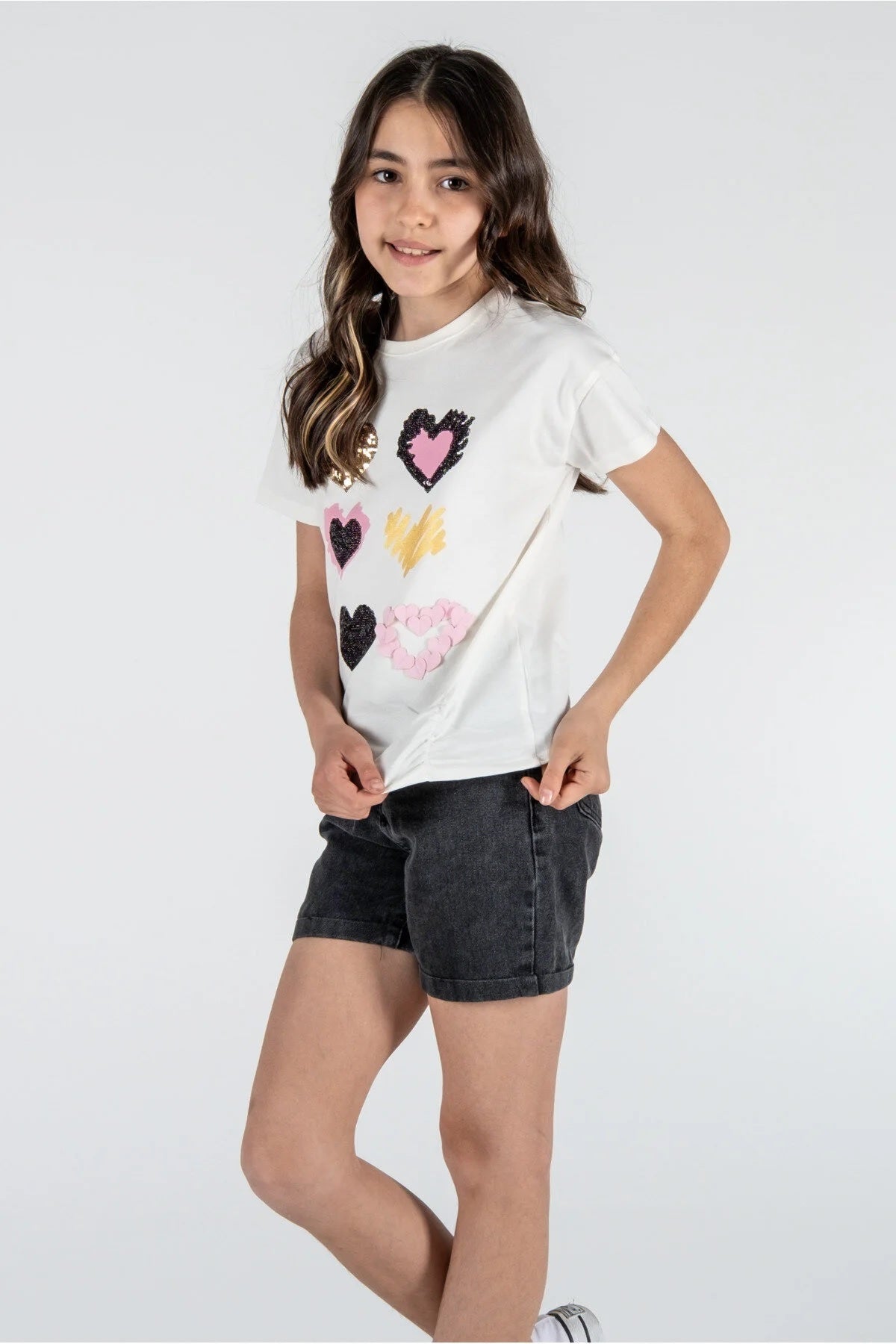 Kız Çocuk %100 Pamuk Kalpli Payetli Tişört – Yazlık & Eğlenceli (2 Renk Seçeneği)
