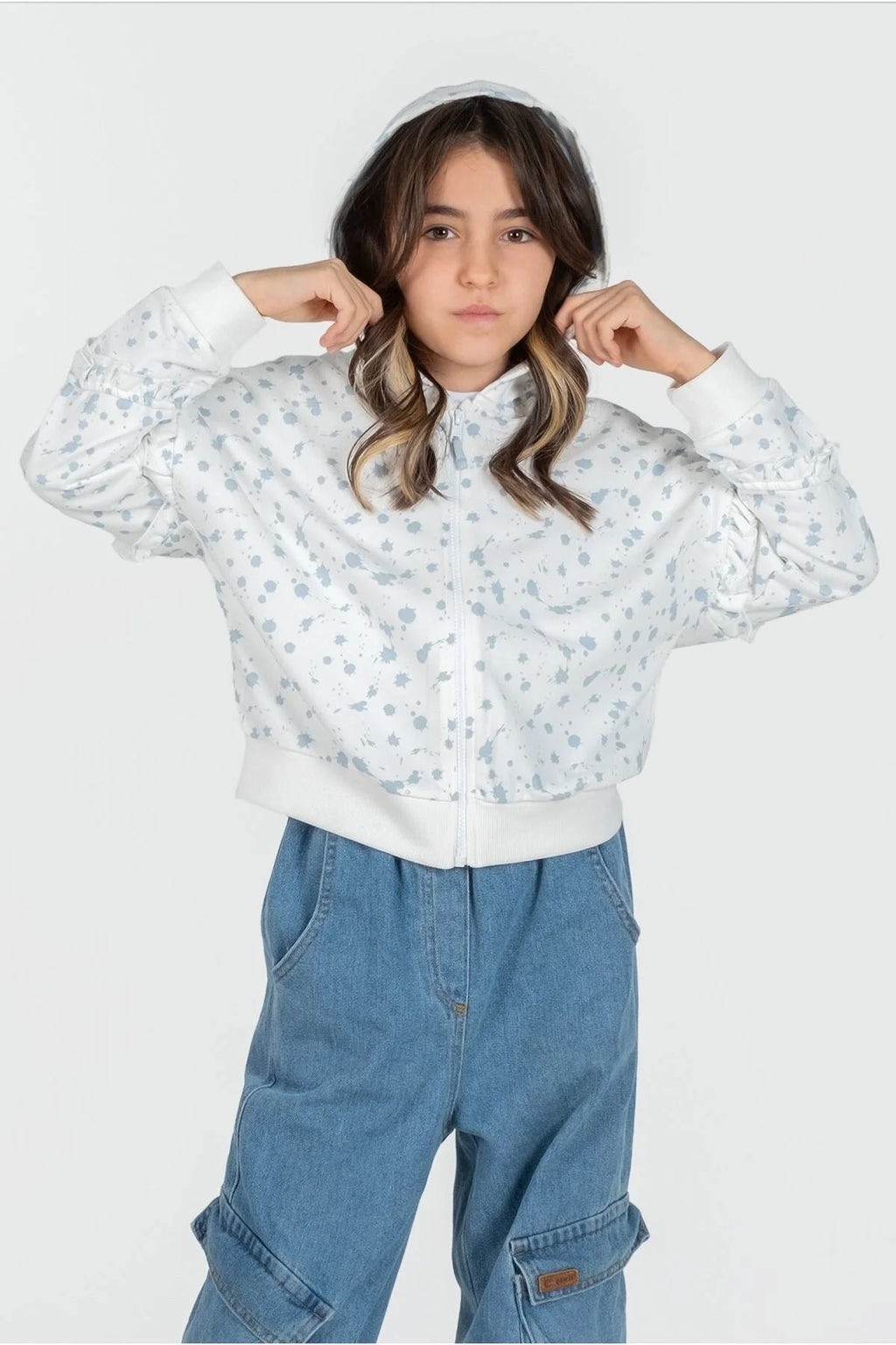 Kız Çocuk Fırfırlı Puantiyeli Kapüşonlu Ceket – Pamuklu & Şık Tasarım (2 Renk Seçeneği)